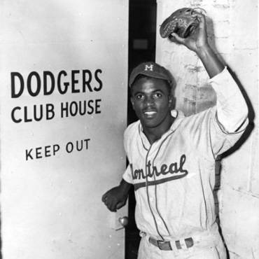 Dodgers, Royals Jackie Robinson uniforms to aid Negro Leagues